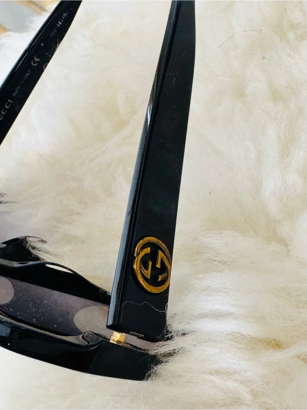 ORIGINAL GUCCi Women’s Black Oversized Sunglasses - Classic Designer Style